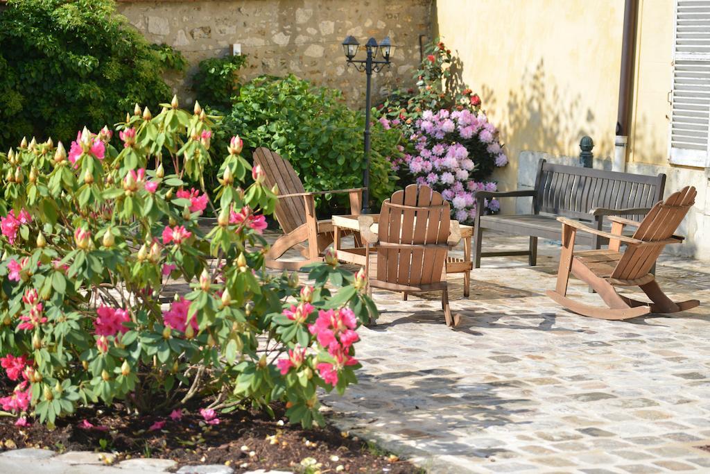 Charmilles des Cordeliers Bed and Breakfast París Exterior foto