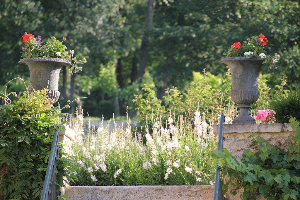 Charmilles des Cordeliers Bed and Breakfast París Exterior foto