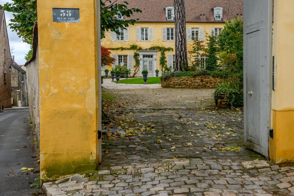 Charmilles des Cordeliers Bed and Breakfast París Exterior foto