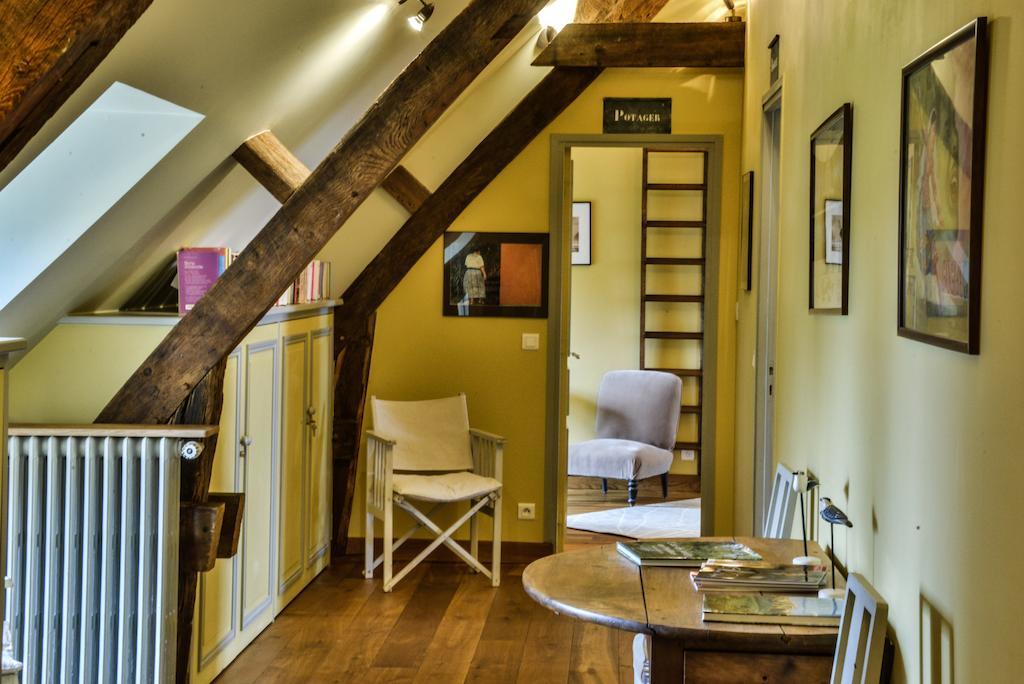 Charmilles des Cordeliers Bed and Breakfast París Exterior foto